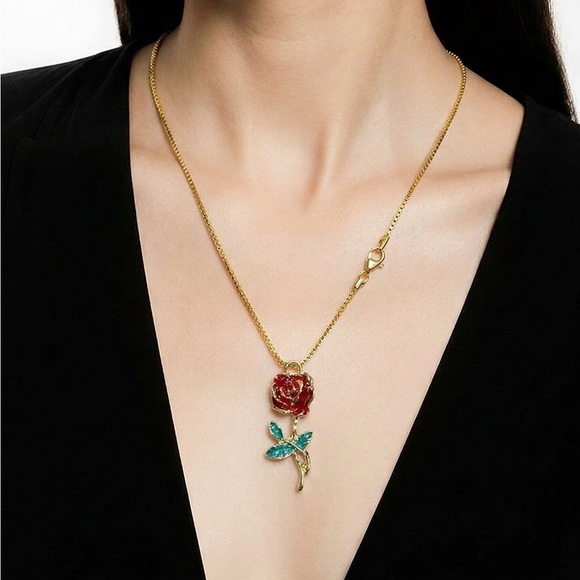 Jewelry - 18k gold plated Gold Rose Pendant Necklace